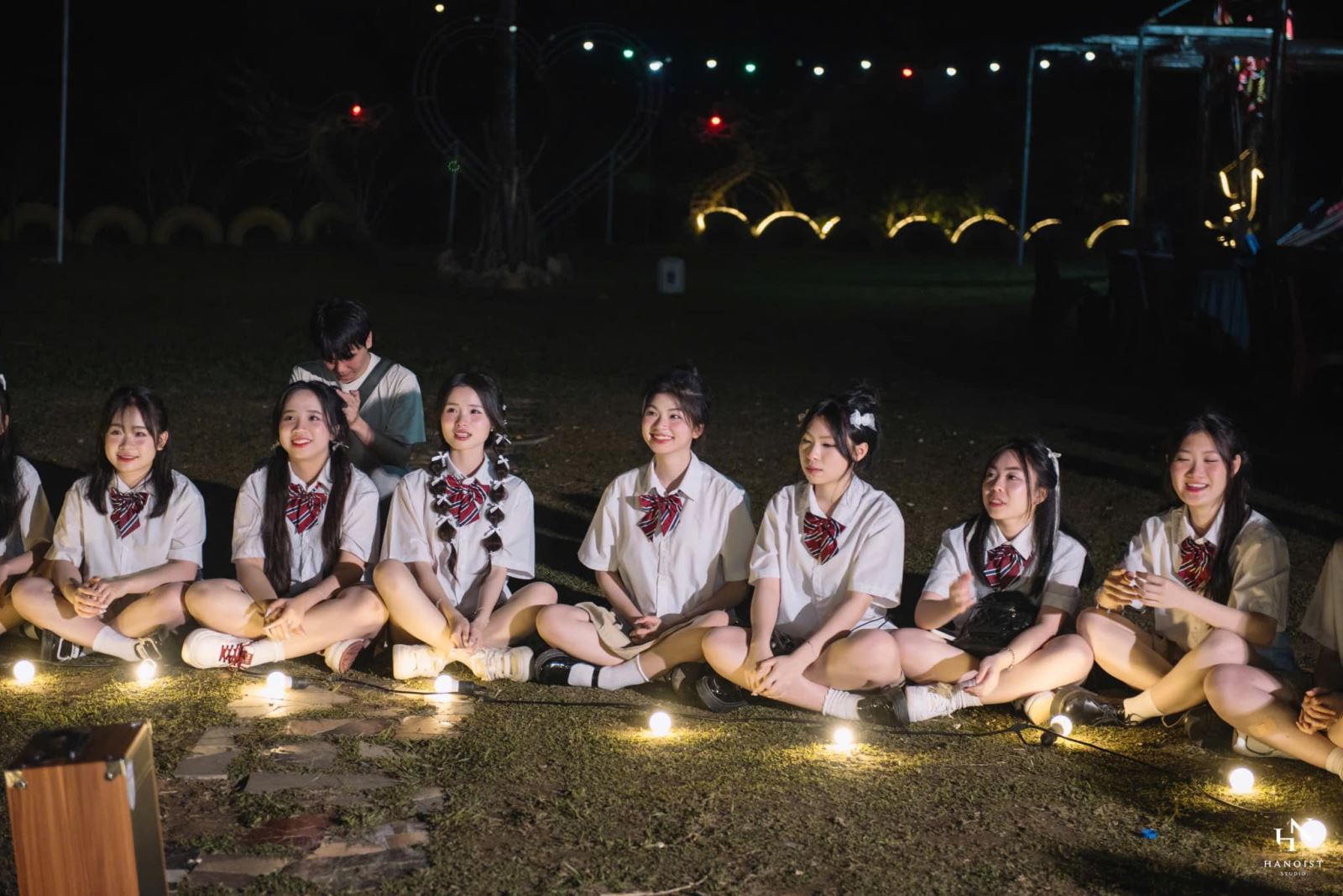 Chụp ảnh kỷ yếu tại Hòn Mát