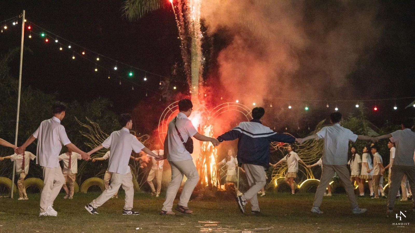 Chụp ảnh kỷ yếu tại Hòn Mát 