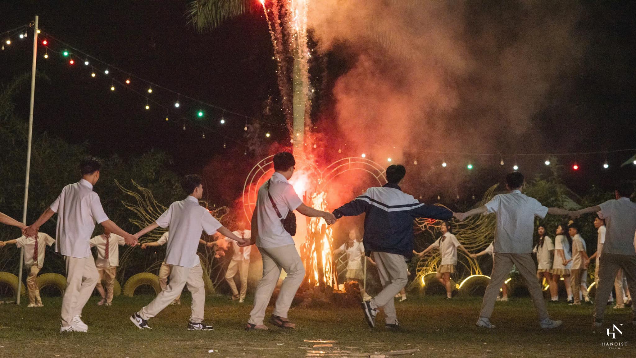 Chụp ảnh kỷ yếu 